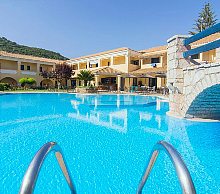 Hotel karavostasi griechenland