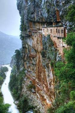 kipinas monastery tzoumerka greece hotels