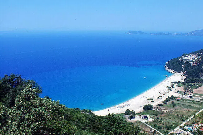 plage karavostasi