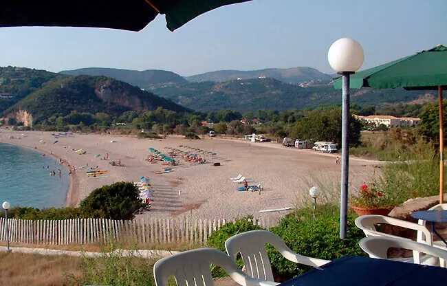 plage karavostasi